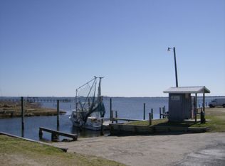 350 Salty Shores Rd, Newport, NC 28570