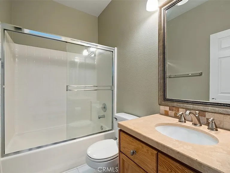 6 El Cajon — Photo 15