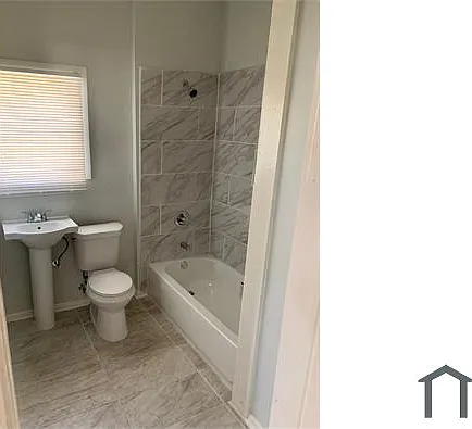 1294 Cartwright St #1 — Photo 19
