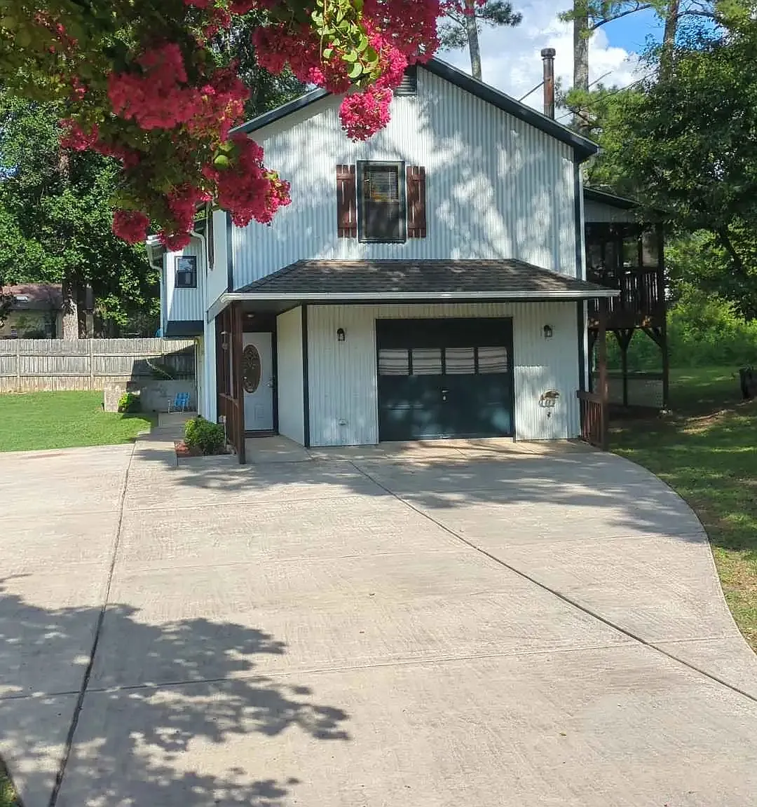 2 bed, 1200 sqft, $1,600 — Photo 1