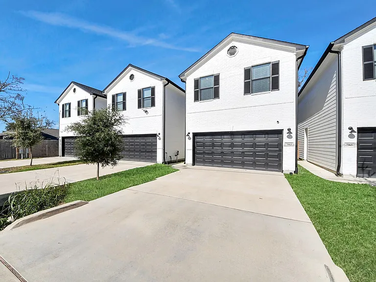 7963 Birmingham St — Photo 3