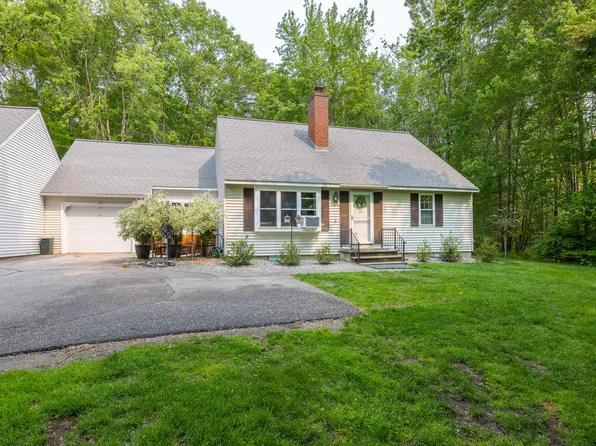 19 Rosewood Circle #19, Kennebunk, ME 04043