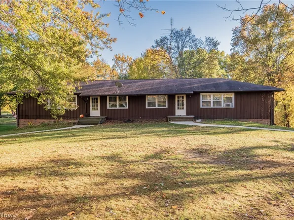 8736 Lynnpark St NE, Alliance, OH 44601