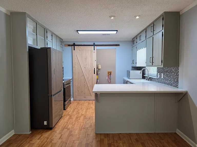 102 Park Place Dr — Photo 3