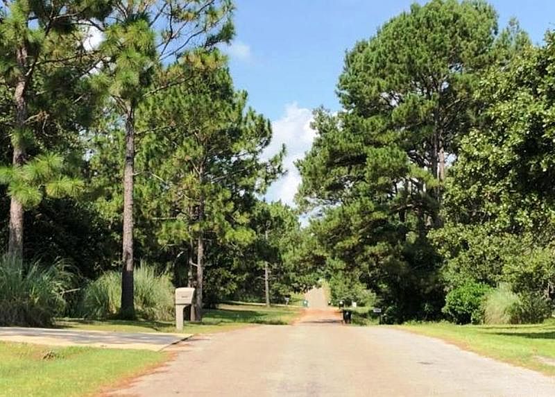 2nd image of 19440 Rolling Pines Rd