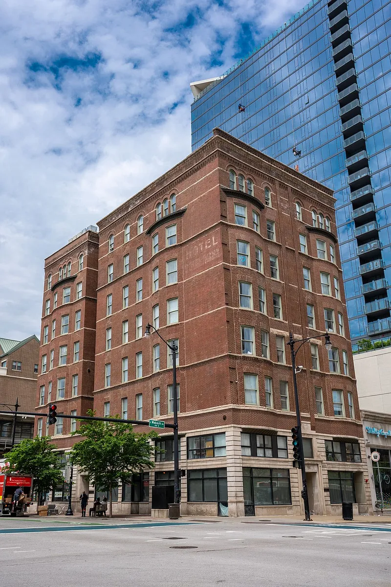 Building Photo - 30 East Roosevelt