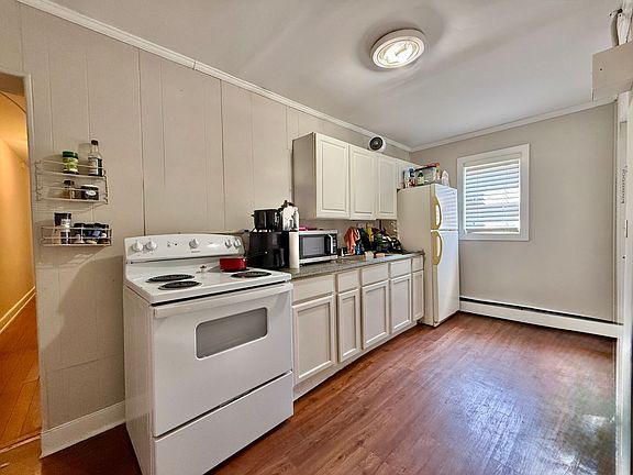 3rd image of 10 N Harrison St #A