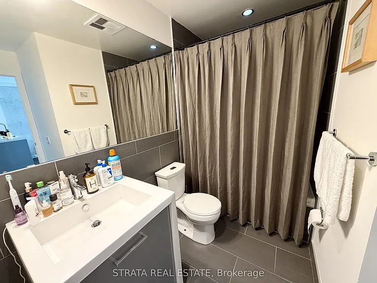 1201 Dundas St E #606 — Photo 12