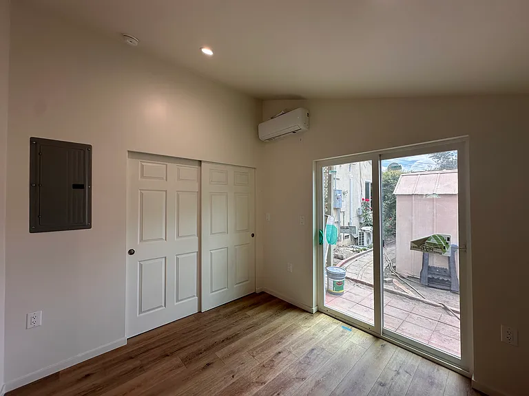 250 Ford Ave #1 — Photo 4