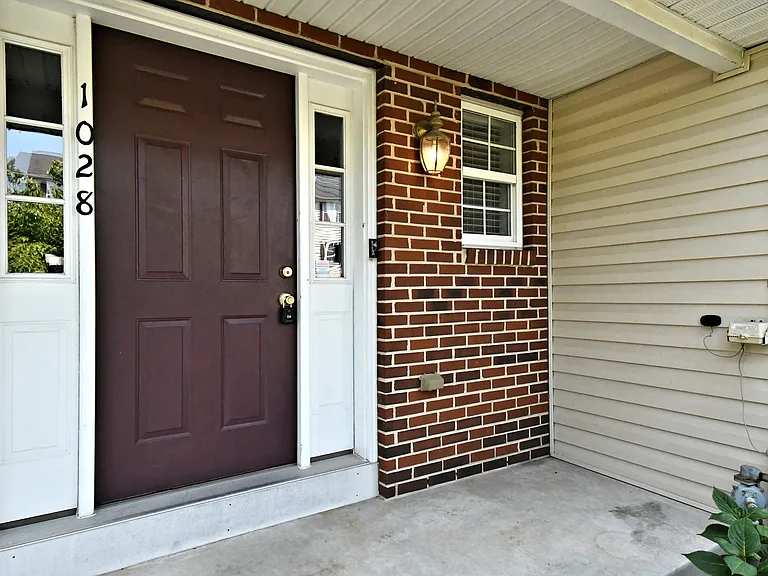 1028 Balley Dr — Photo 4