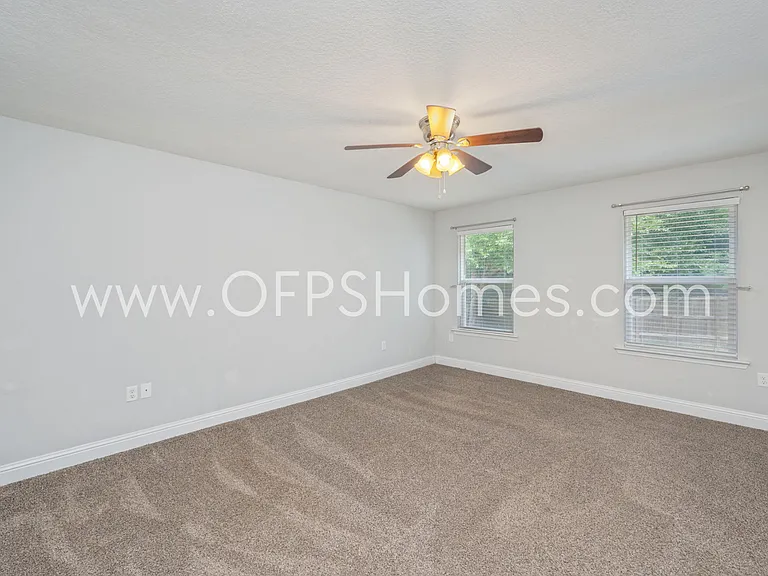 824 Valley Rd — Photo 16