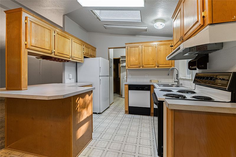 3rd image of 7896 Carson Road