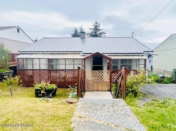 514 Hillside Dr, Kodiak, AK 99615