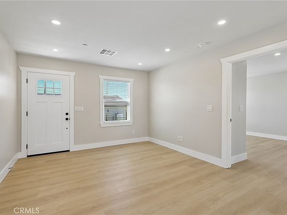 5th image of 23 E Pine St