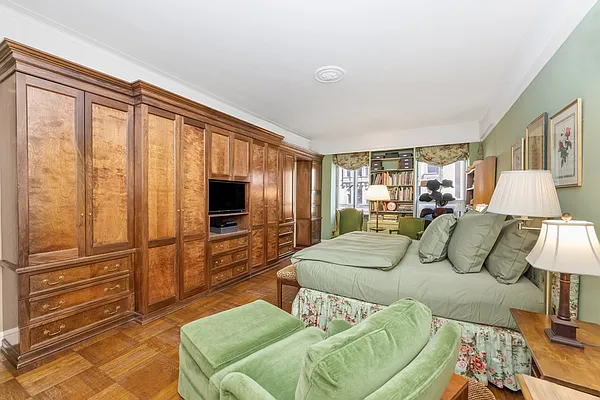 Sold by Societe Real Estate | media 38