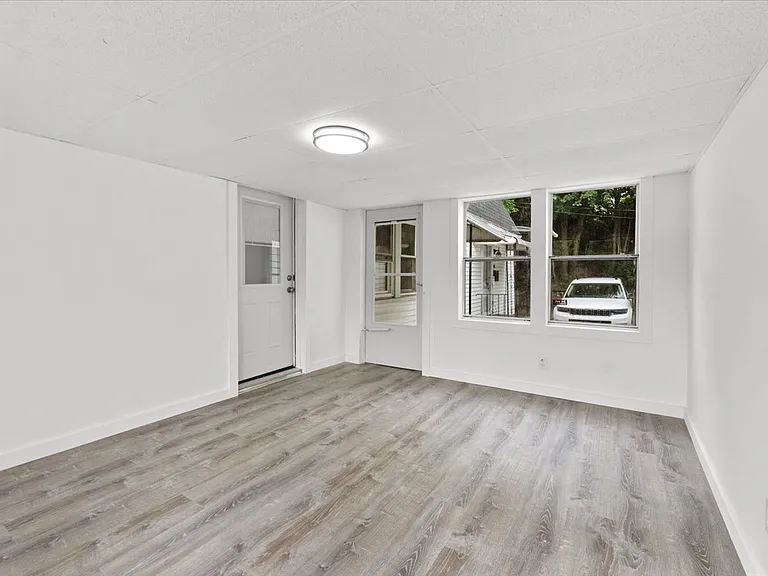 402 River St — Photo 19