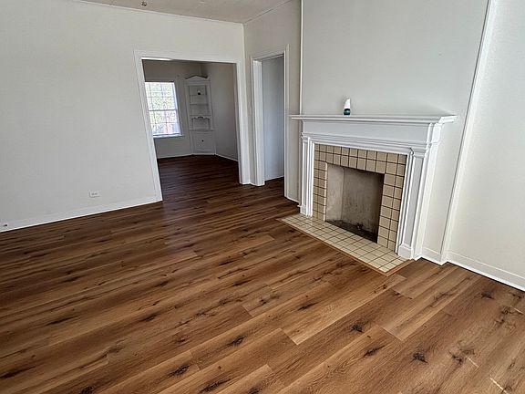 3rd image of 1821 Sanger Ave #D
