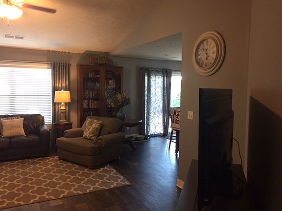 3rd image of 1986 Meadow Grove Dr