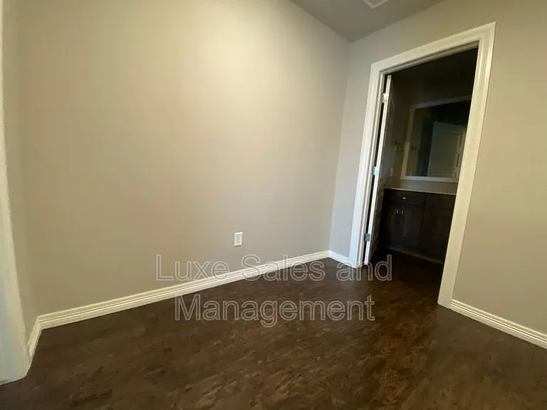 2133 Camino Del Plaza Ln — Photo 21