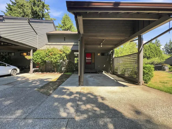15945 Alder Pl, Surrey, BC V4A 5J1