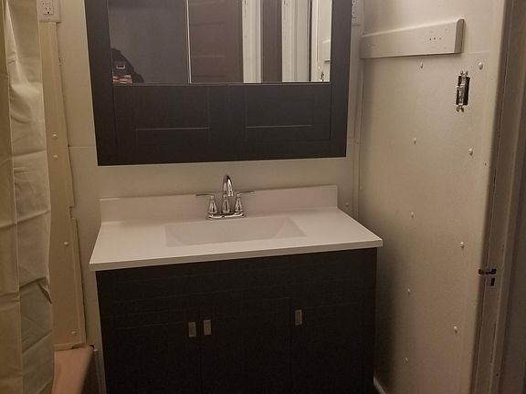 3rd image of 510 Pearl St APT 1