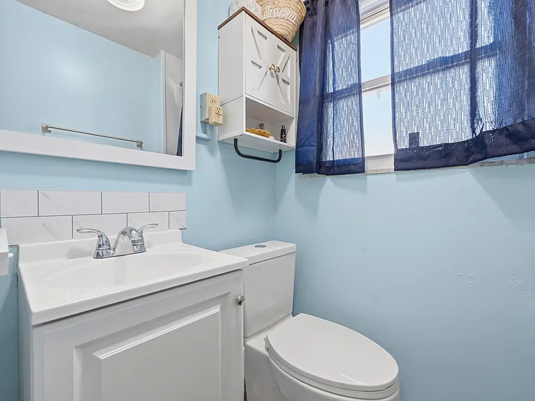 111 Pearl St — Photo 4