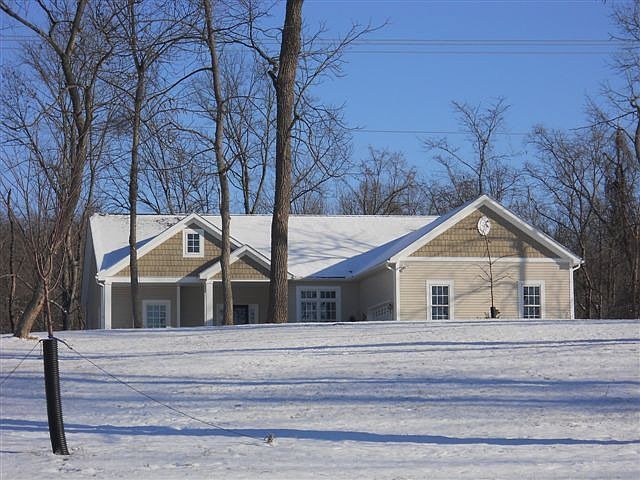 1st image of 123 Stoneridge Ct