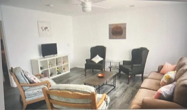 3 bed, $1,550 — Photo 3