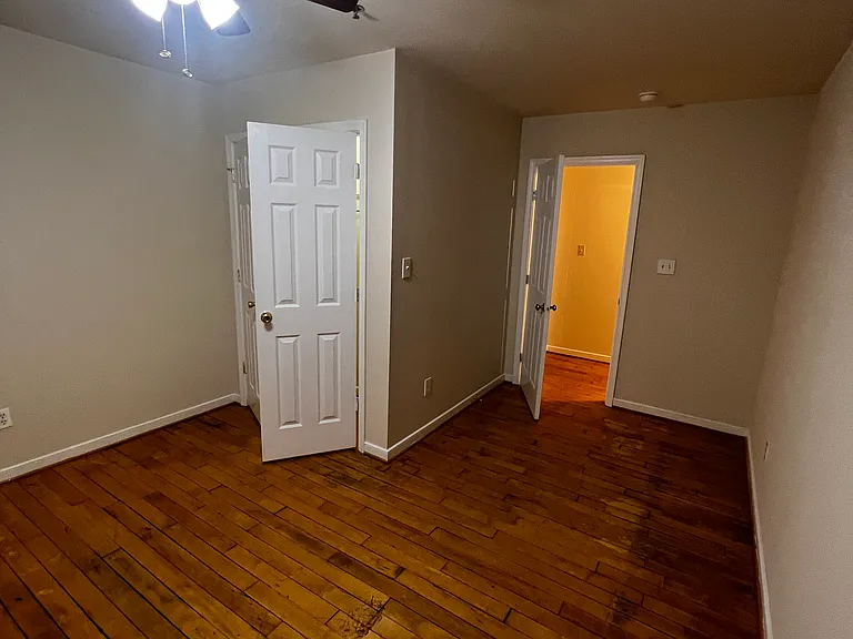 803 W Broad St #1 — Photo 16