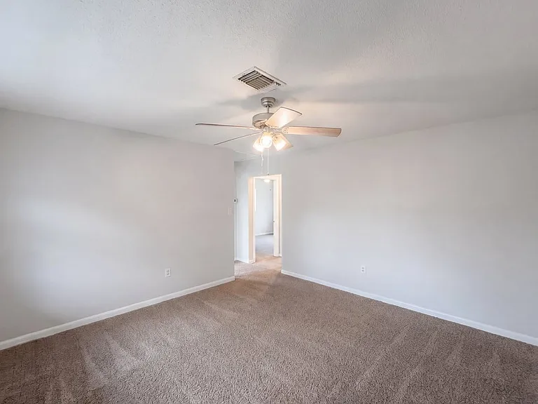 1106 Carefree Cove Dr — Photo 1