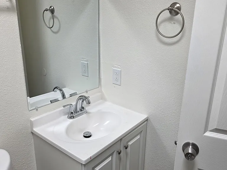 1311 N Gila St #3 — Photo 32