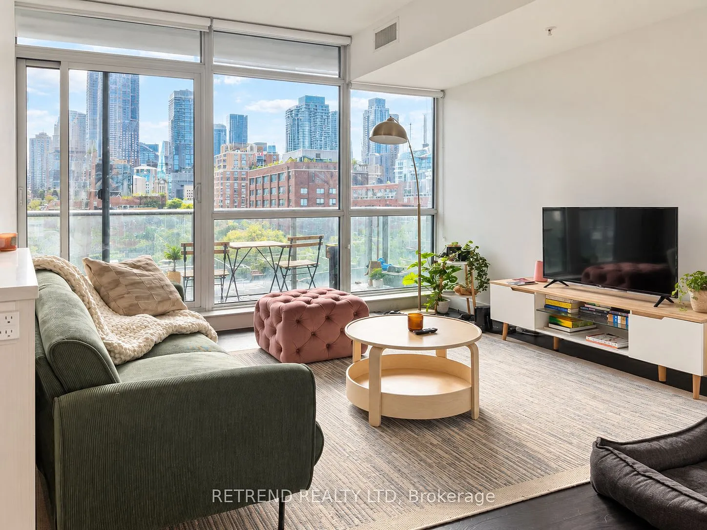 2 bed, $2,500 — Photo 1