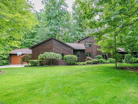 2nd image of 9731 Riverwood Ln