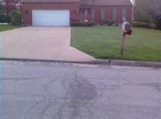 8286 Camella Dr, Poland, OH