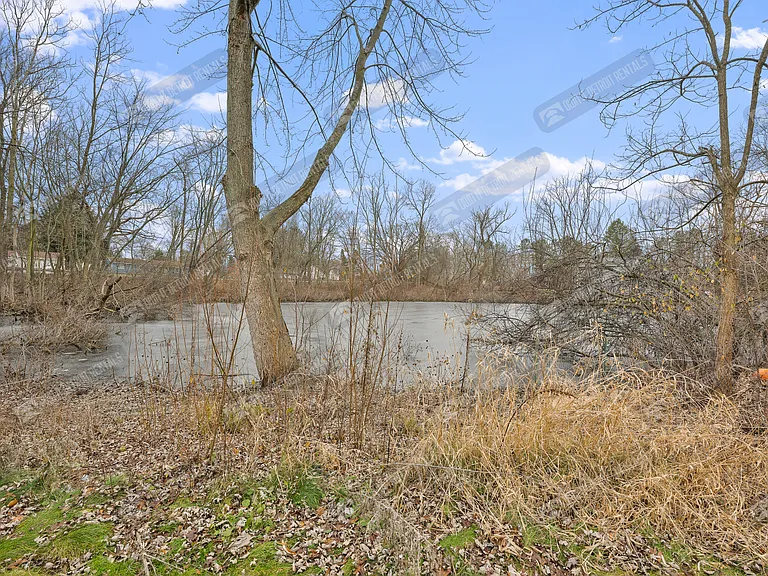 2245 S Commerce Rd — Photo 5