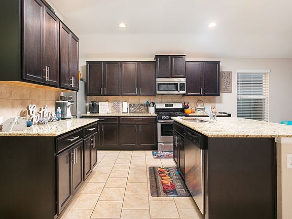 5th image of 10619 Sandy Trail Dr