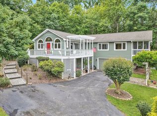 235 Waterwood Dr, Moneta, VA 24121