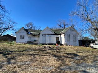 209 N Railroad St, Groesbeck, TX 76642