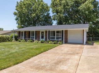4860 Hursley Dr, Saint Louis, MO 63128