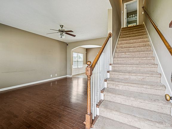 3rd image of 101 Kimbell Ct