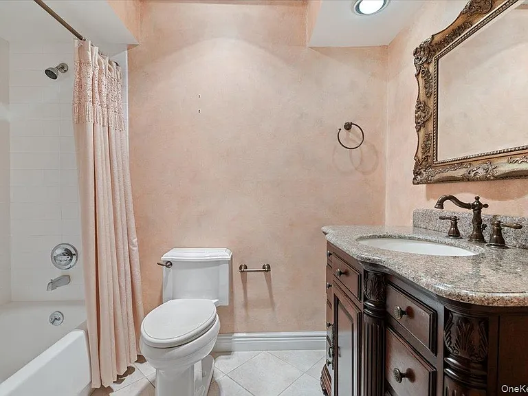 24 Thorngrove Ln — Photo 11