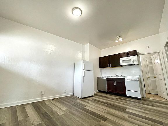2nd image of 2751 Pestalozzi St #1W