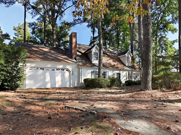 401 Pecan Dr, Selma, NC 27576