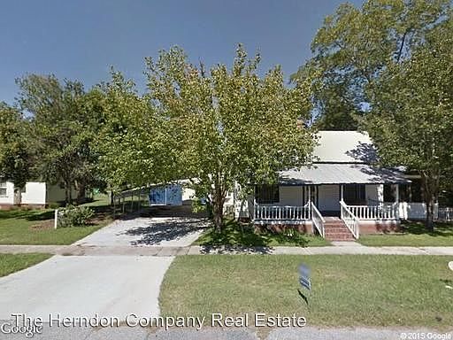 3rd image of 111 E Lawson St