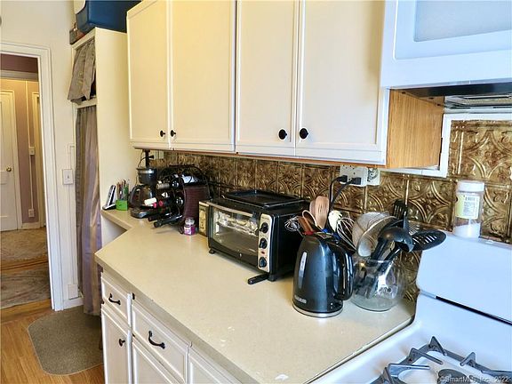5th image of 112 Summer St #3A