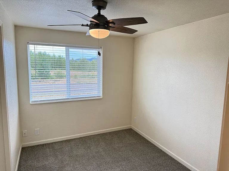 4432 Fergus Ave — Photo 24