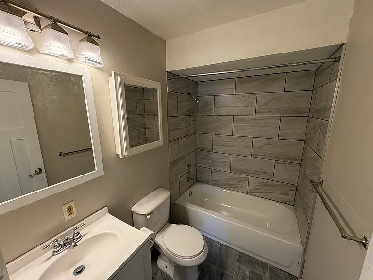 2111 Lincoln Ave — Photo 22