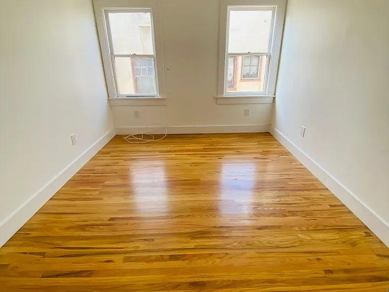 1672 S Harvard Blvd — Photo 19
