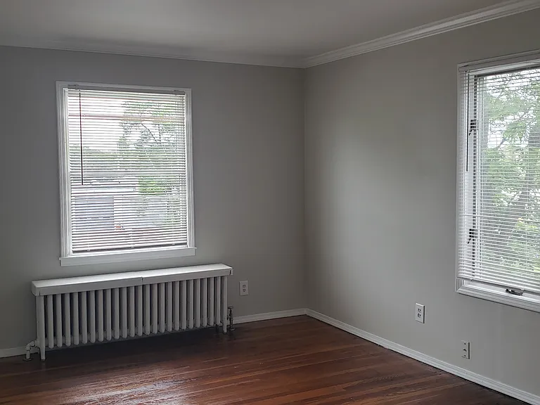 54 Lambert St #A — Photo 6