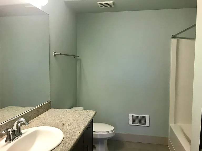 18609 SE Newport Way #101 — Photo 6